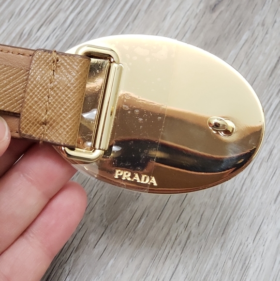 ***SOLD***100% Authentic Prada Round Logo Plate Belt brown - Picture 4 of 11